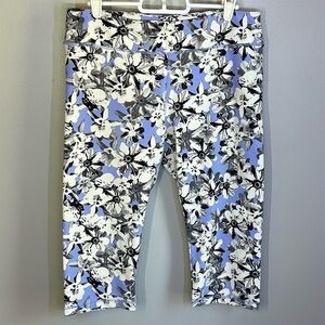 Joe Fresh Active Floral Print Capri Leggings Womens Size M